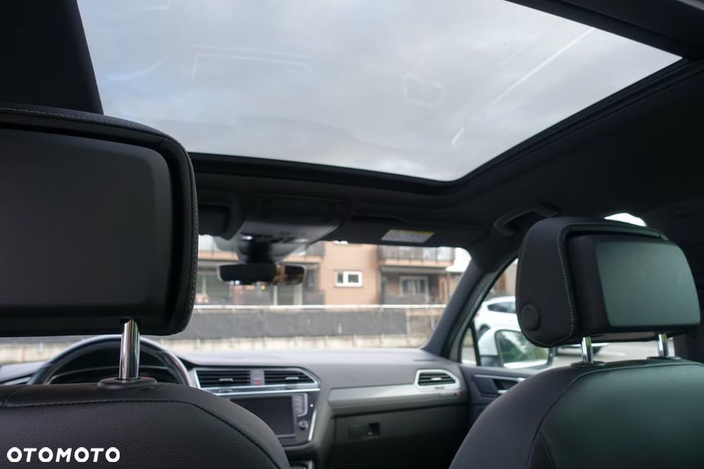 Volkswagen Tiguan 2.0 TDI SCR 4MotION DSG R-Line - 25