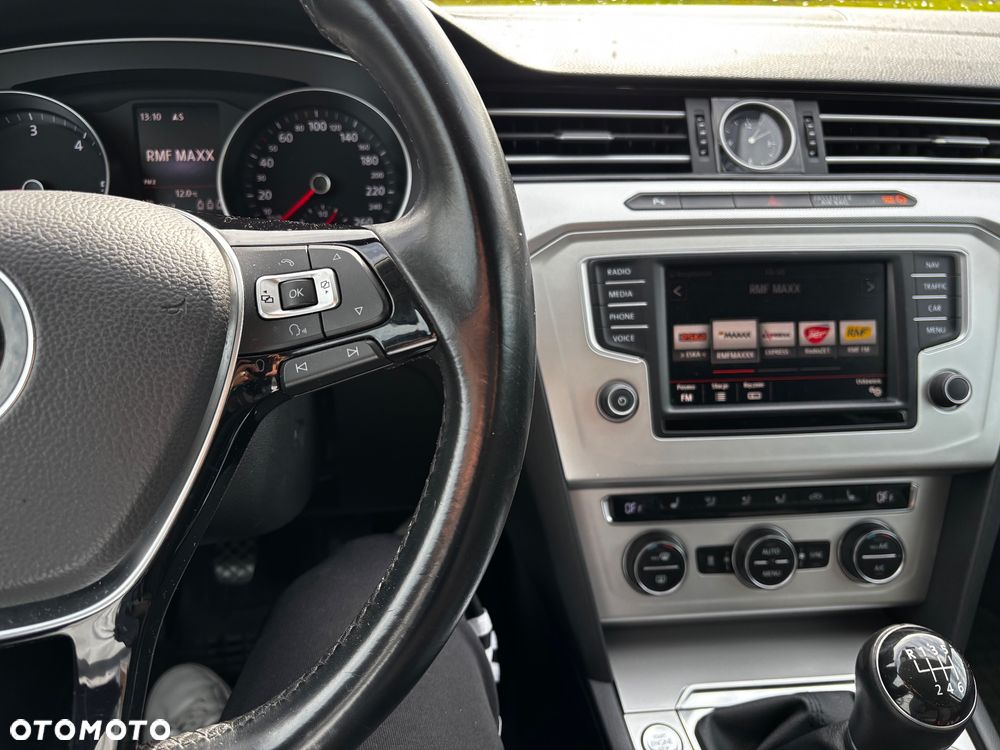 Volkswagen Passat ver-variant-2-0-tdi-bluemotion-technology-comfortline - 17