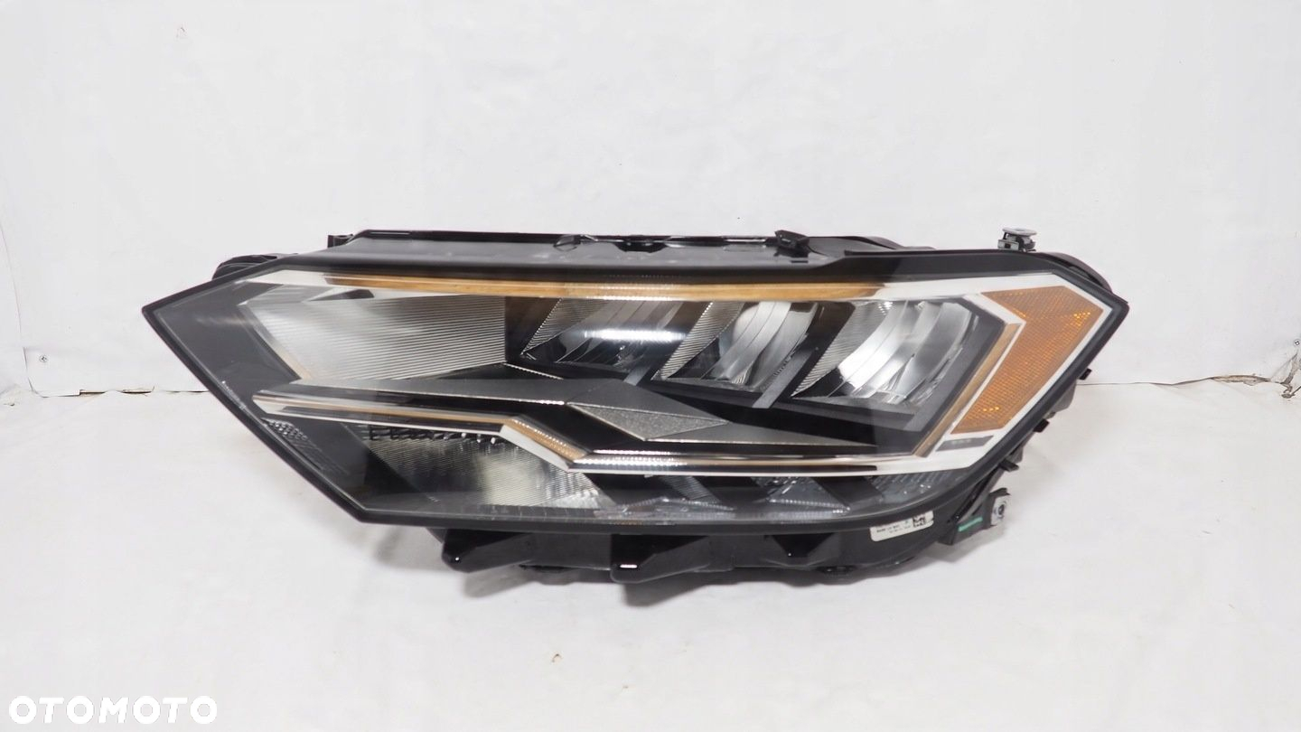 VW Jetta USA lampa Full Led lewa przód 17A941035E - 2