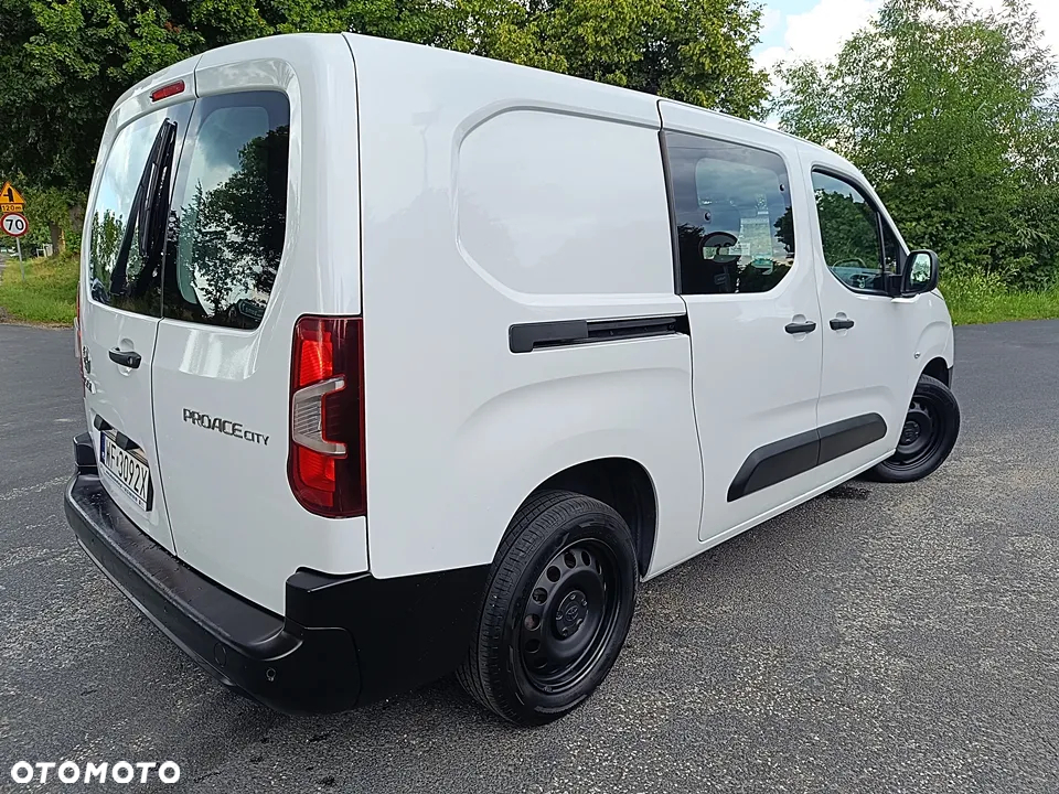 Toyota Proace City 1.5 D-4D Long 2,3t Active (bryg.) - 11