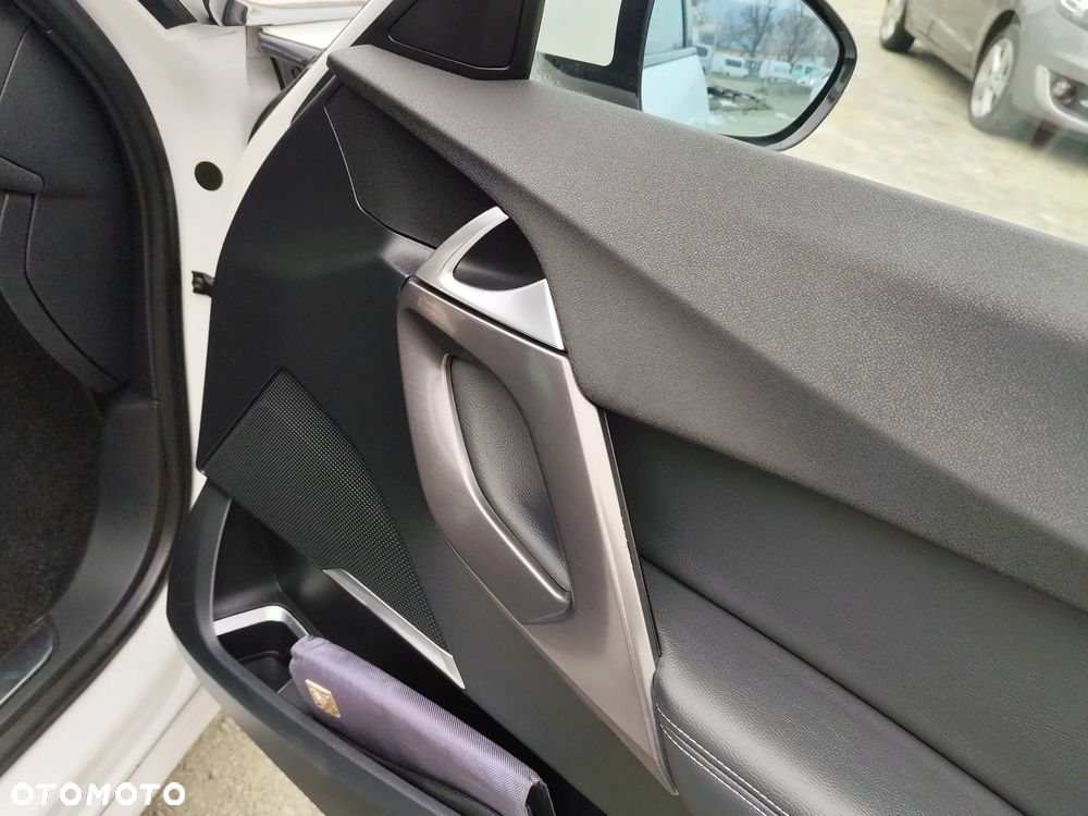Citroën DS5 2.0 HDi Hybrid4 SoChic MCP - 11