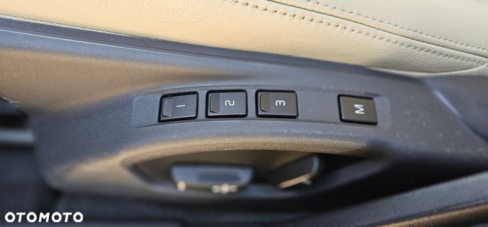 Volvo V60 T5 Drive-E Dynamic Edition (Momentum) - 17