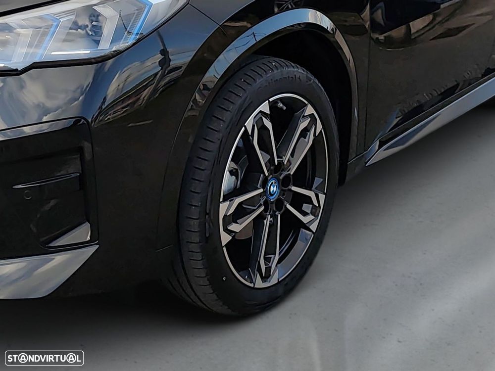 BMW iX2 eDrive20 Pack Desportivo M - 4