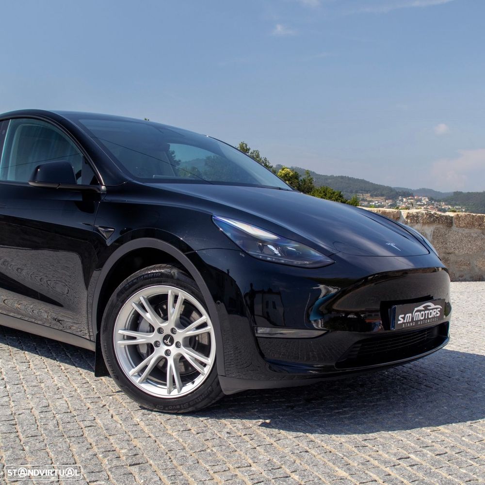 Tesla Model Y Long Range Dual Motor AWD - 9