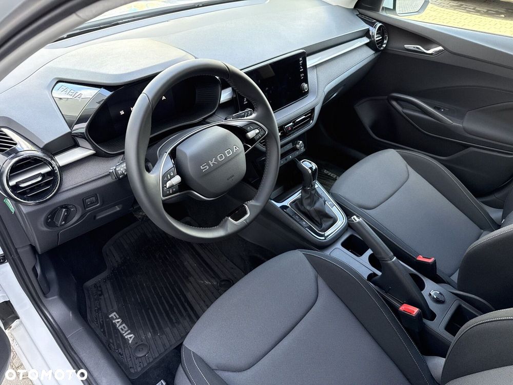 Skoda Fabia - 10
