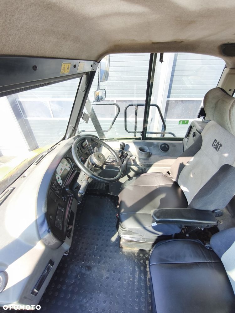 Caterpillar 730 - 10