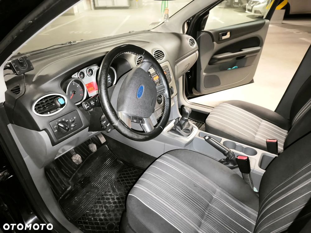 Ford Focus 1.6 16V Connection - 13