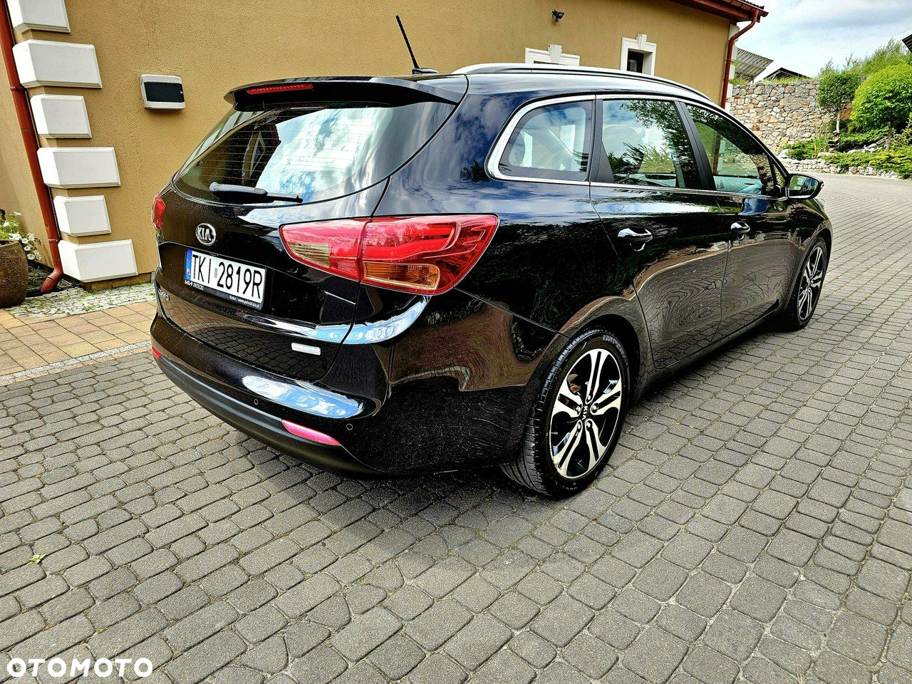 Kia Ceed - 4
