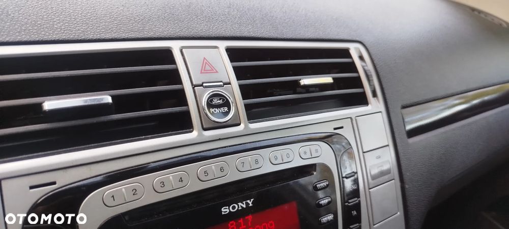 Ford Kuga - 19