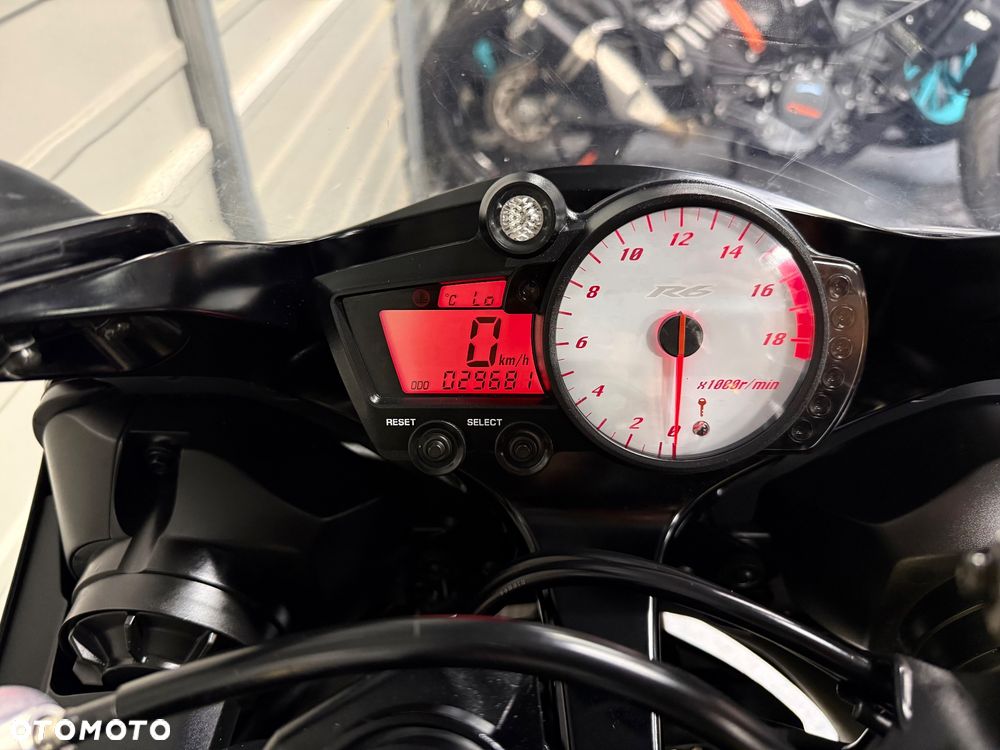 Yamaha R6 - 14
