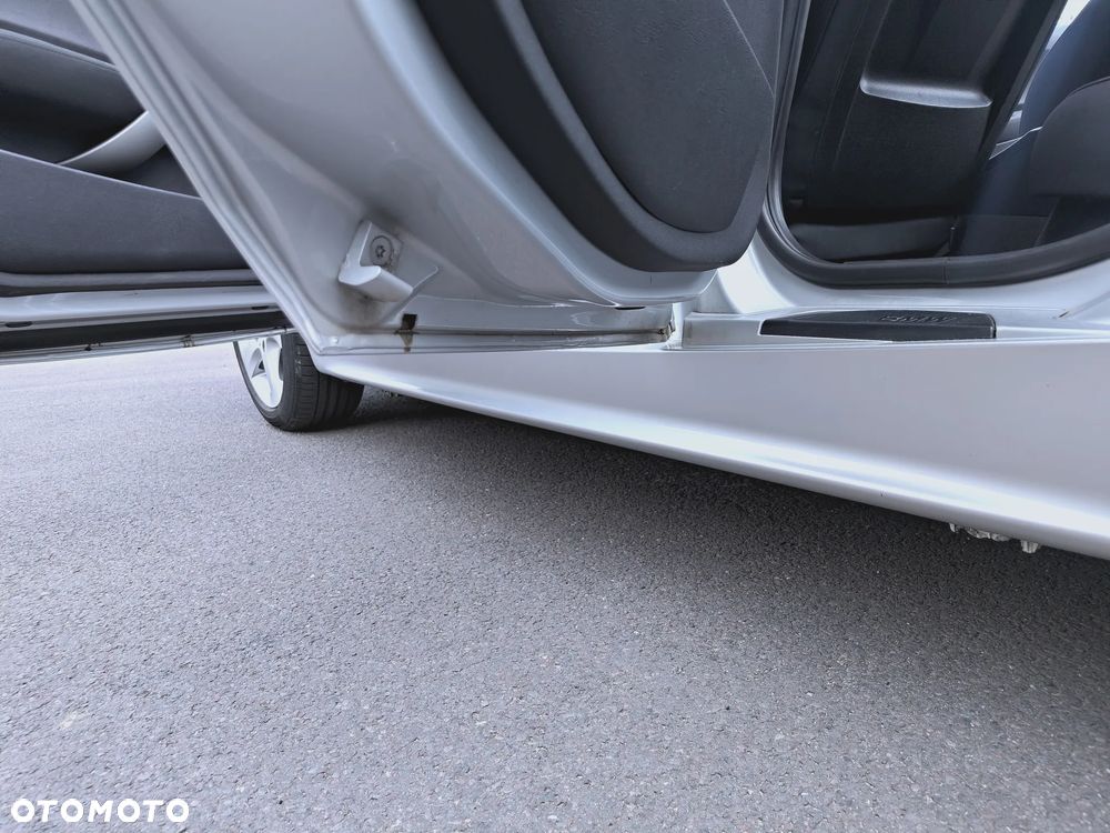 BMW Seria 1 - 25