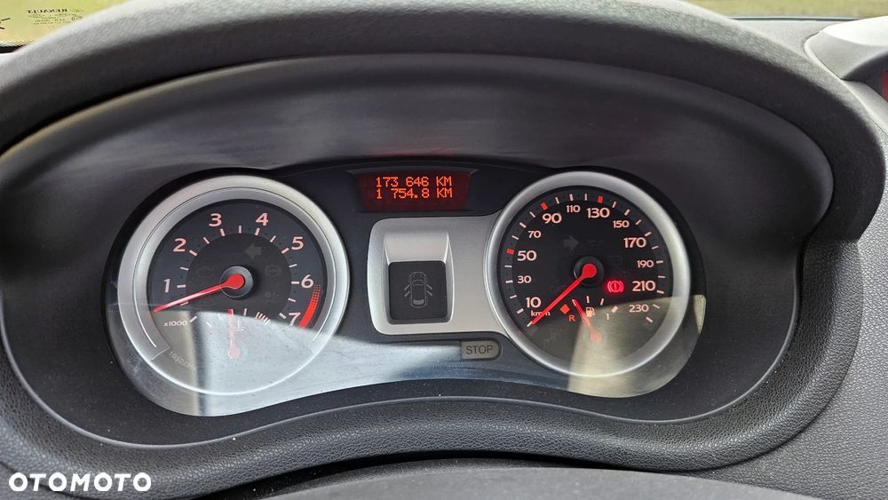 Renault Clio 1.2 16V Emotion - 17