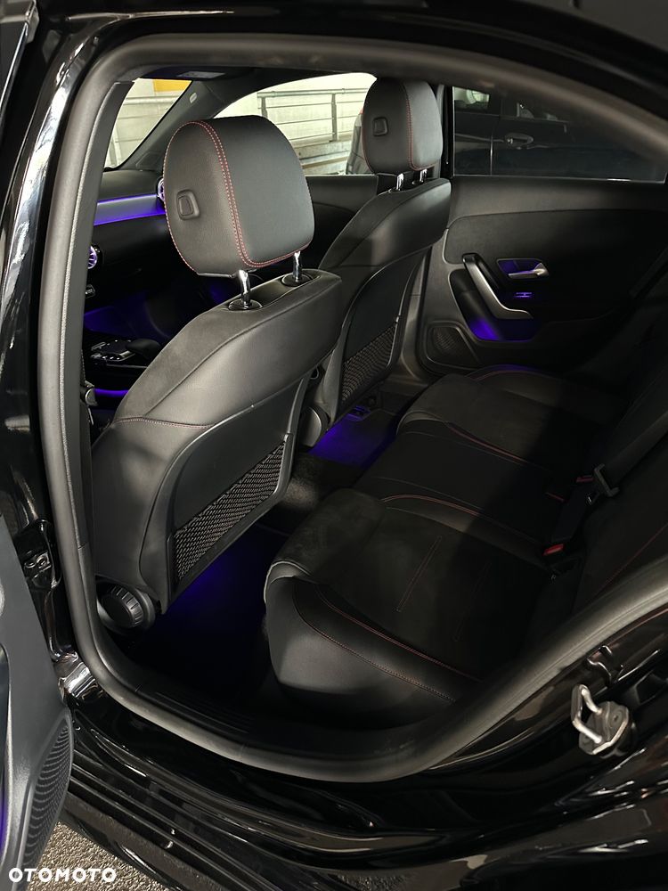 Mercedes-Benz Klasa A 180 7G-DCT Lim AMG Line Advanced Plus - 23