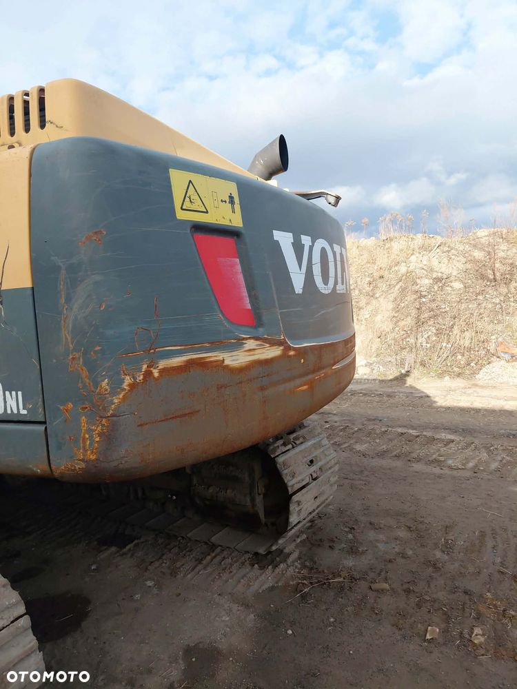 Volvo EC 300 DNL - 17