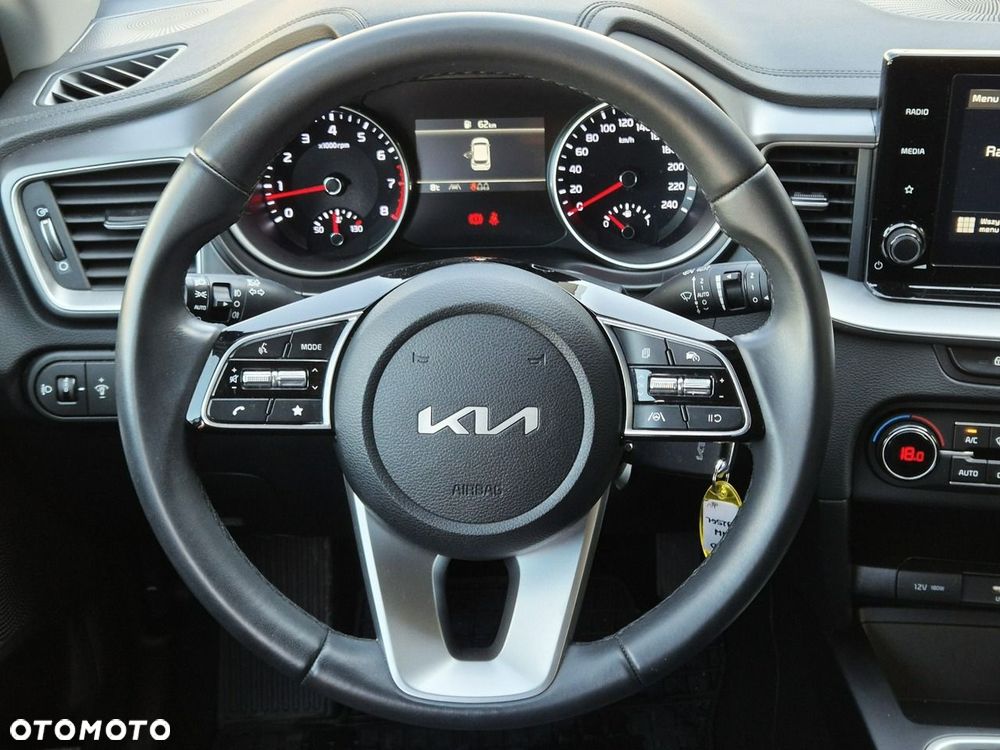 Kia Ceed 1.5 T-GDI M DCT - 24