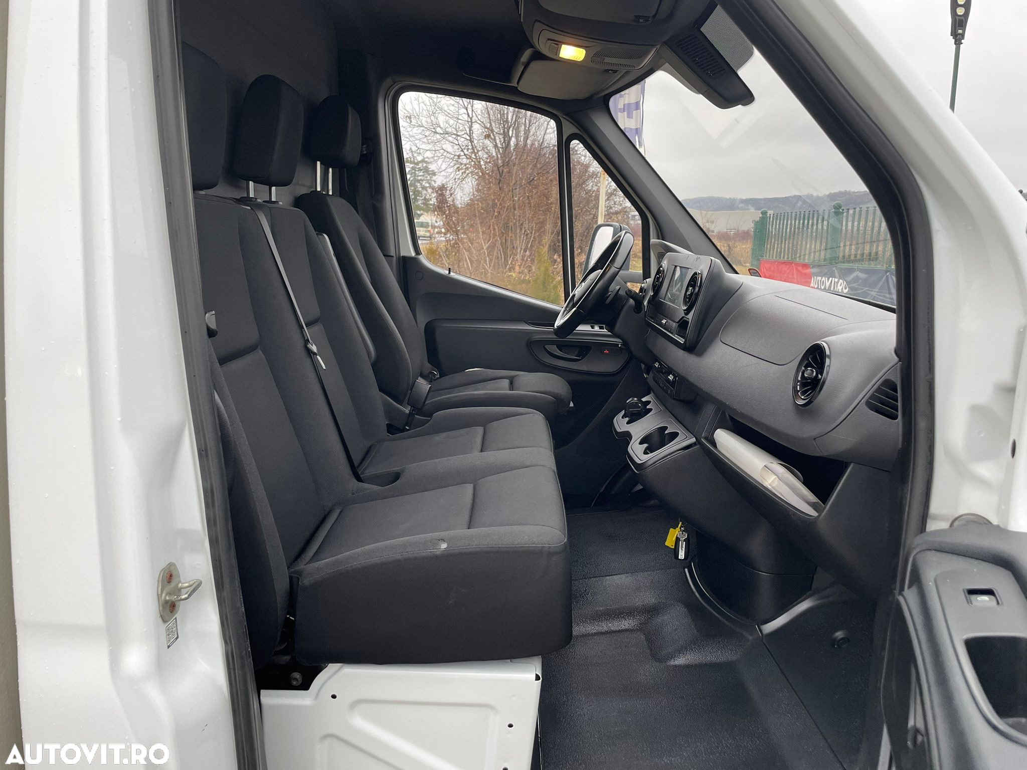 Mercedes-Benz Sprinter 319 CDI 3.0 D AUTOMAT LIFT 8 EUROPALETI - 22