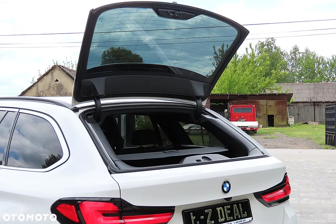 BMW Seria 5 520d xDrive Touring M Sport Edition - 18