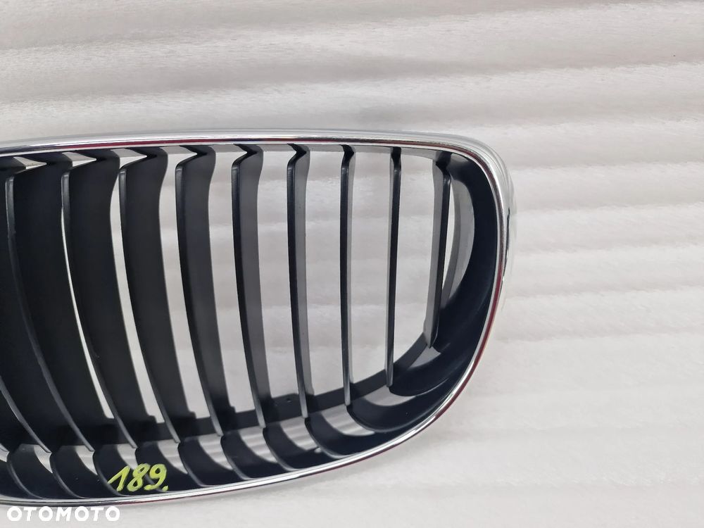 BMW E81 / E87 LIFT 06- LEWA NERKA / ATRAPA / GRILL PRZEDNI PRZÓD , NR 51137179655 / 7179655 / 51137166439 / 7166439 , NR AUKCJI GL189 - 3