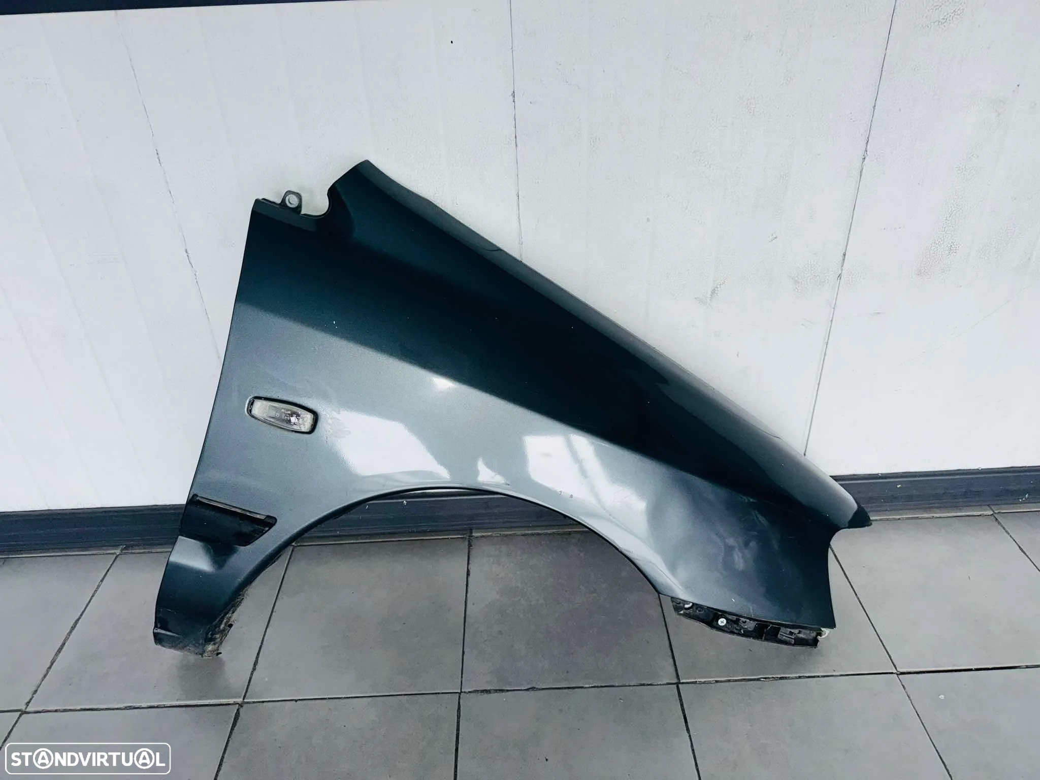 Guarda Lamas Direito Mitsubishi Space Star - 2003 / 2006 - 2
