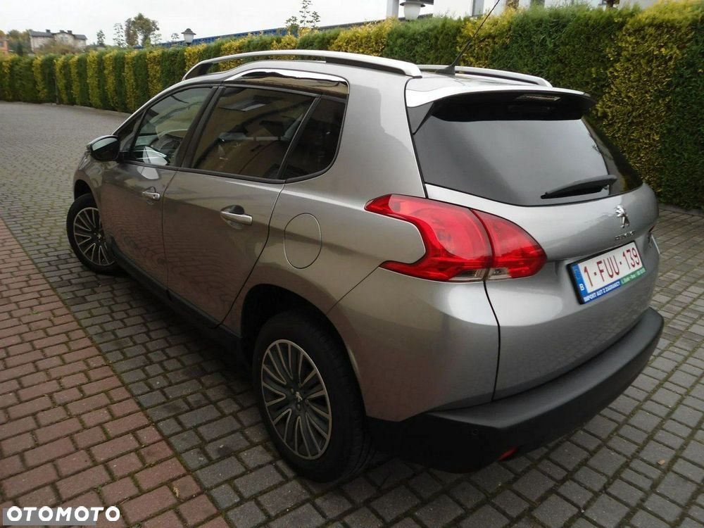 Peugeot 2008 1.6 e-HDi Allure S&S - 10
