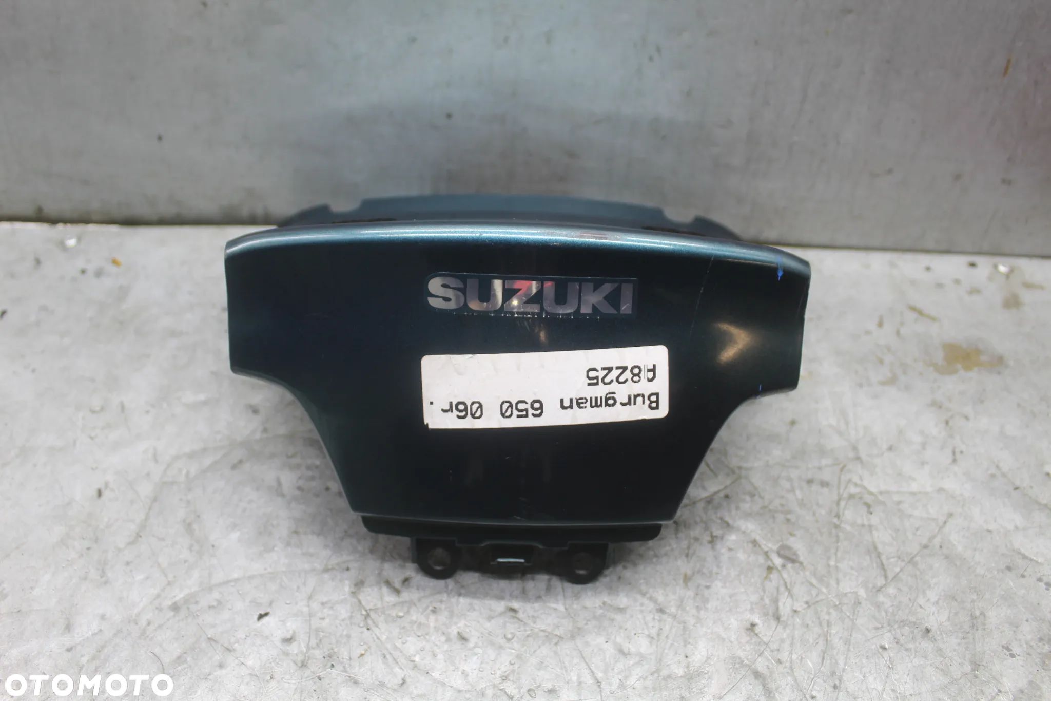 Suzuki Burgman AN 650 Klapka łącznik zadupek klapka zaślepka - 1