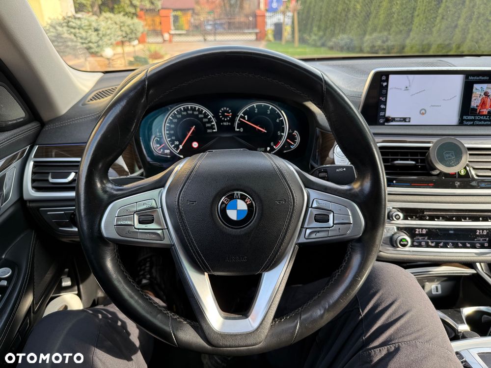 BMW Seria 7 740d xDrive - 26
