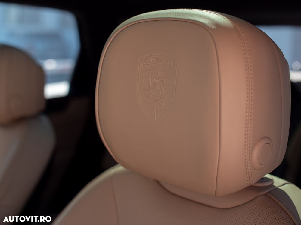 Porsche Cayenne - 26