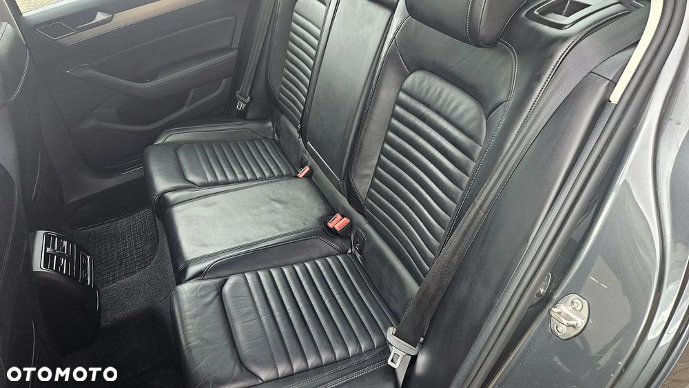 Volkswagen Passat 2.0 TDI Bi-Turbo BMT 4Mot Highline DSG - 16