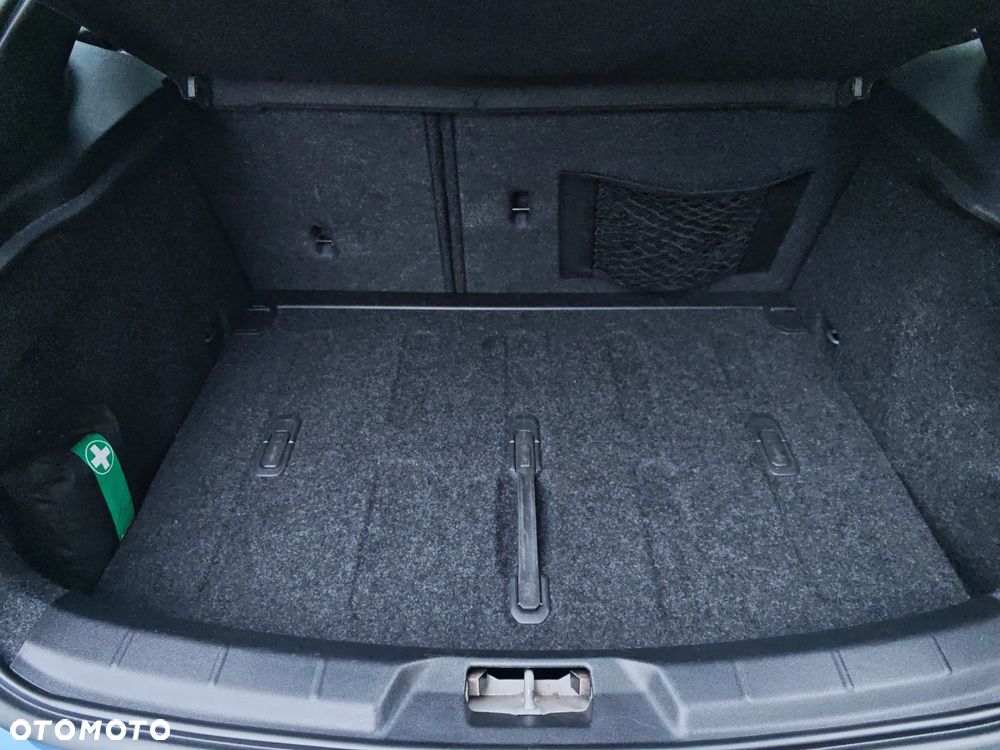 Volvo V40 D2 Drive-E SCR R-Design Momentum - 38