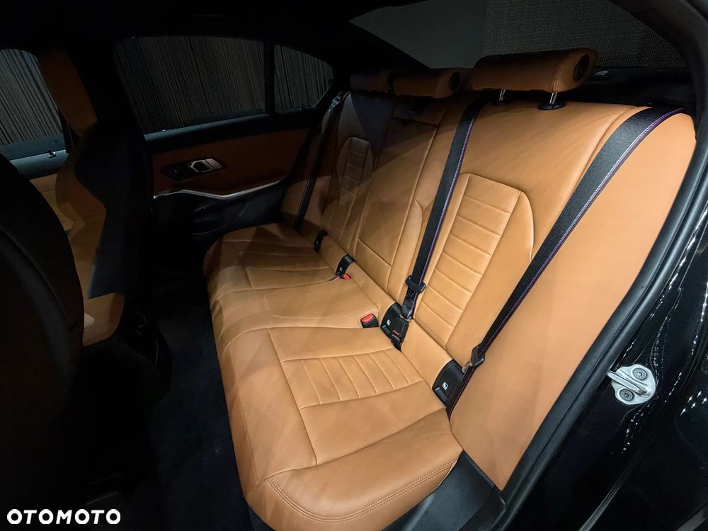 BMW Seria 3 320d xDrive Sport - 18