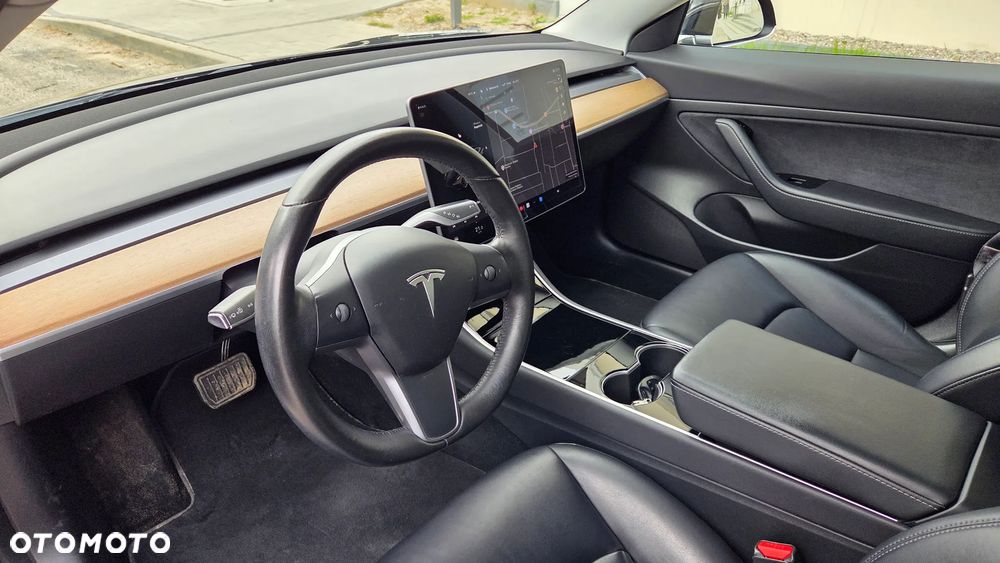 Tesla Model 3 Standard Range Plus - 16