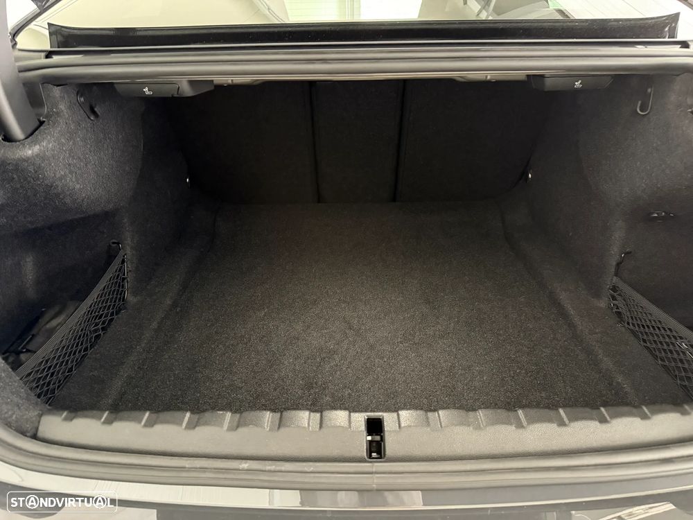 BMW M4 Competition Pack 50 anos M - 24