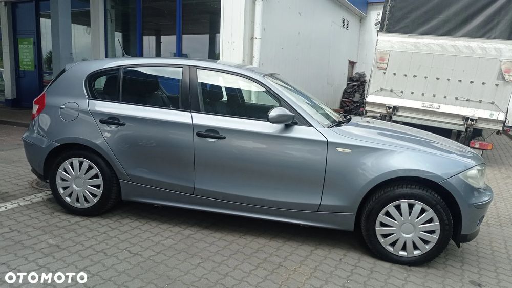 BMW Seria 1 116i - 23