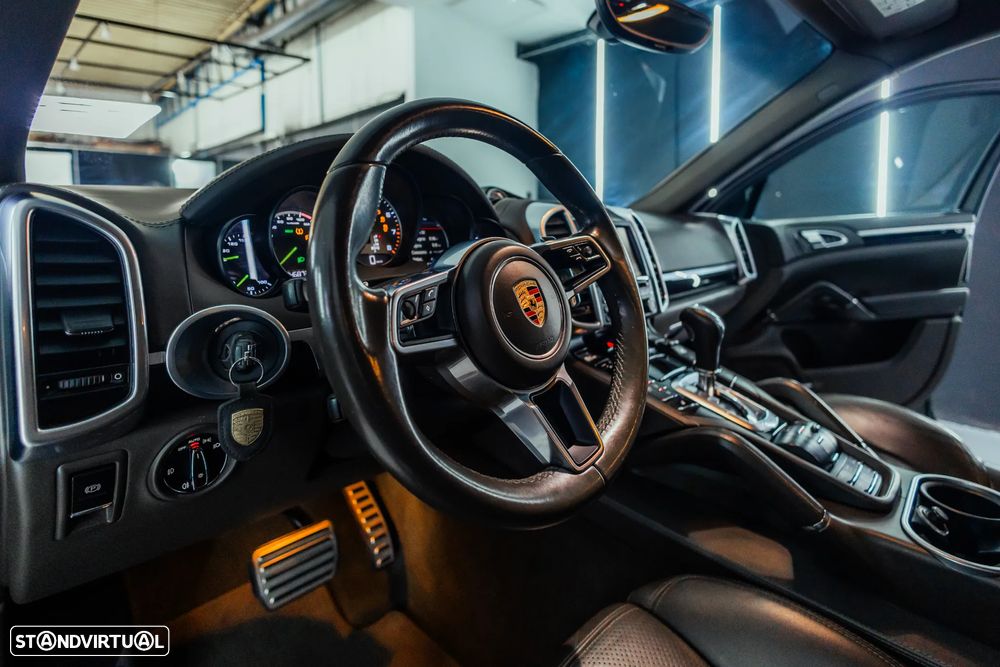 Porsche Cayenne S E-Hybrid Platinum Edition - 25