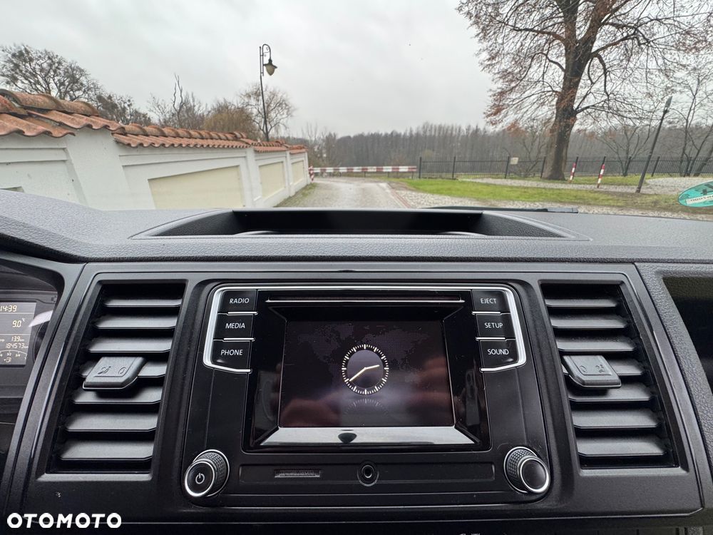 Volkswagen Multivan - 13