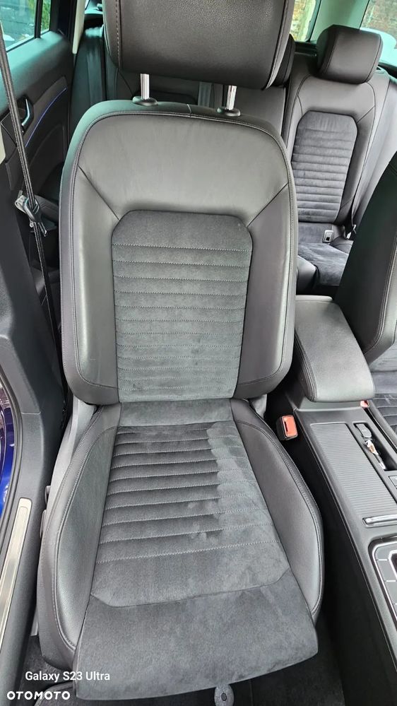 Volkswagen Passat 2.0 TSI 4Mot Highline DSG - 38