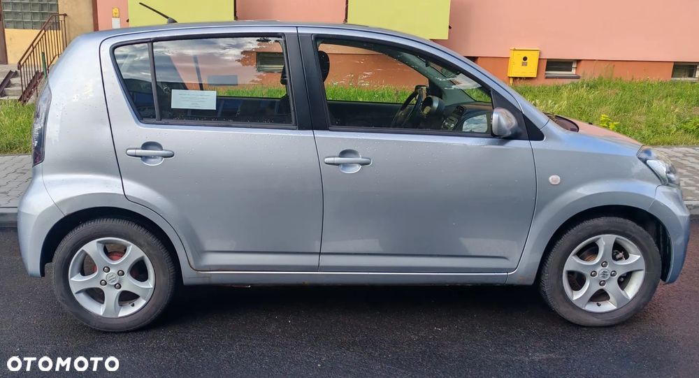 Daihatsu Sirion 1.3 - 3