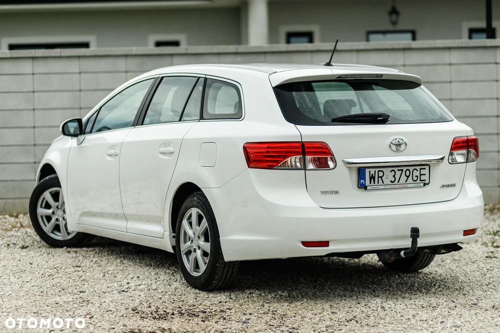 Toyota Avensis 1.8 Life - 12