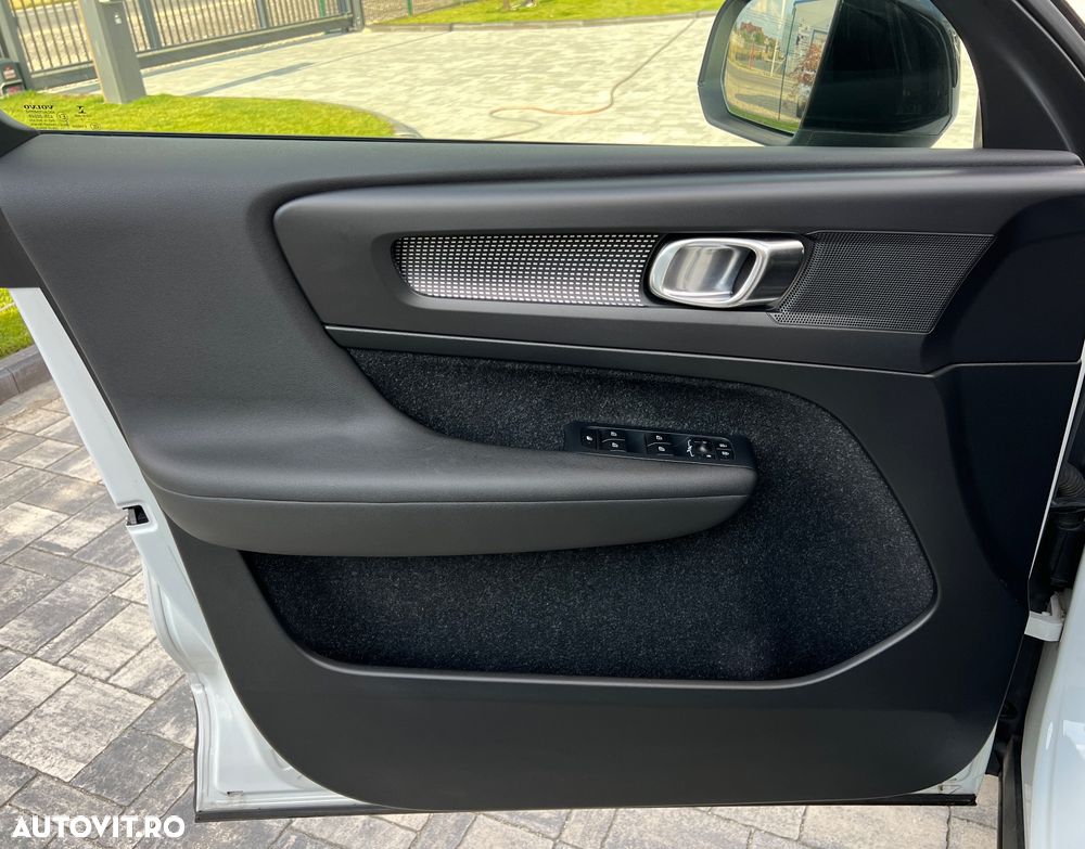 Volvo XC 40 D4 AWD Geartronic R-Design - 13