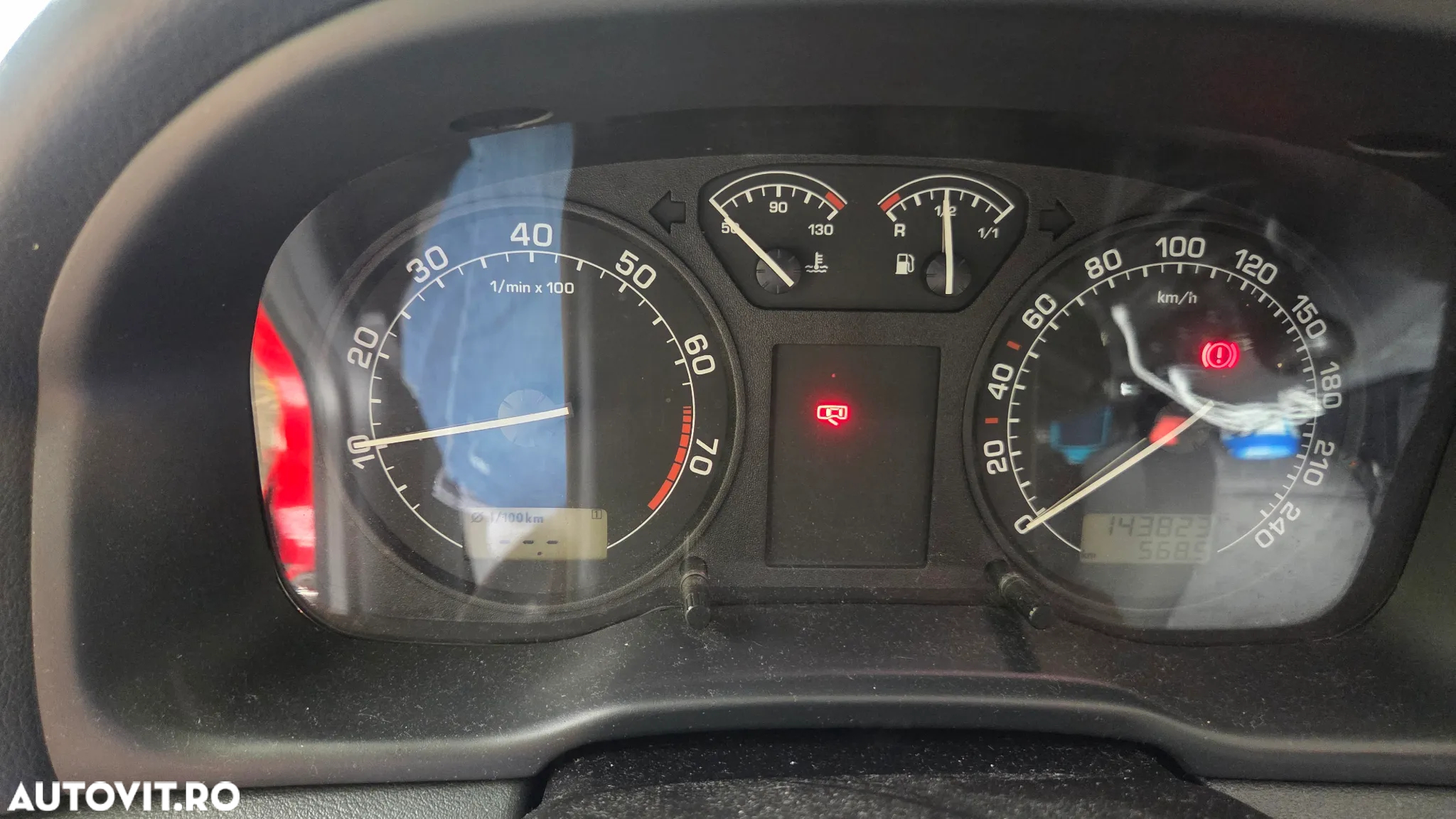 Skoda Octavia 1.6 Ambiente - 5