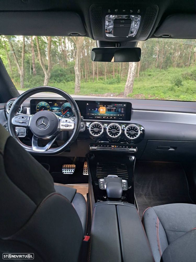 Mercedes-Benz CLA 250 e Shooting Brake AMG Line - 13