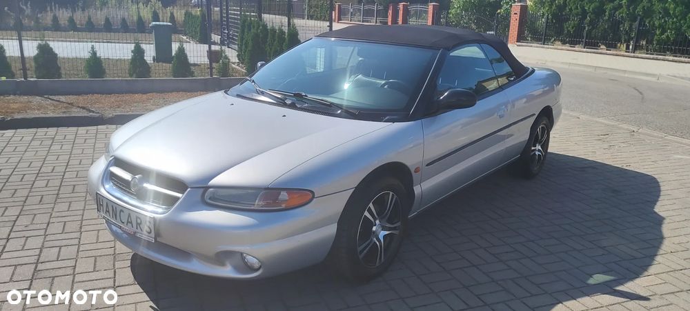 Chrysler Stratus LX 2.5 - 8