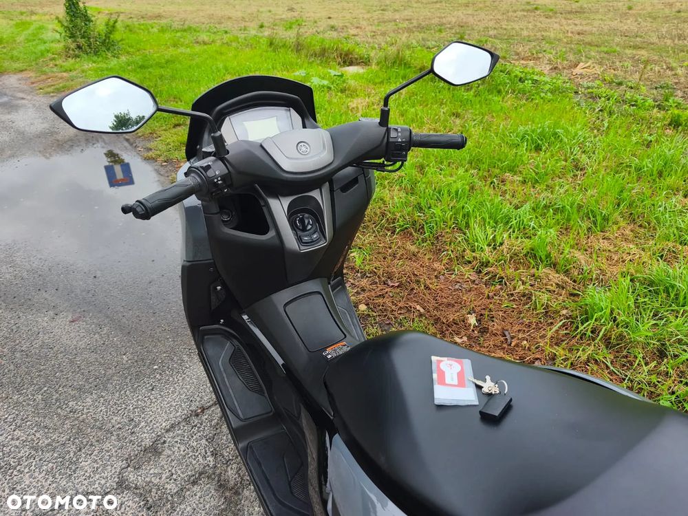 Yamaha NMAX - 8