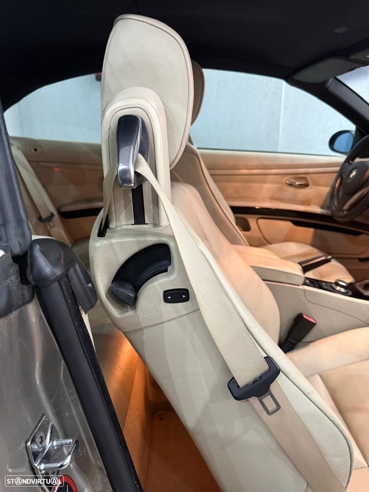 BMW 320 i Edition Exclusive - 25