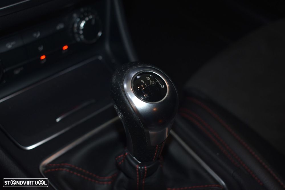 Mercedes-Benz CLA 180 - 37