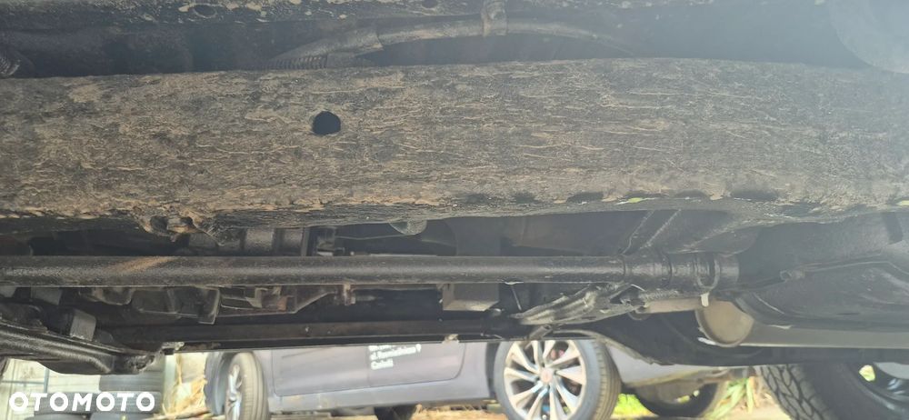 Mitsubishi Pajero - 14