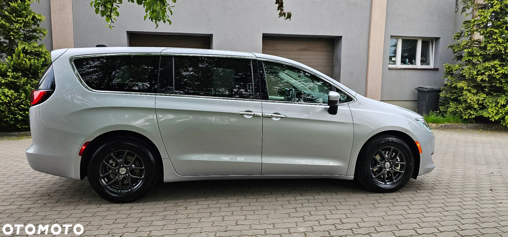 Chrysler Pacifica - 39