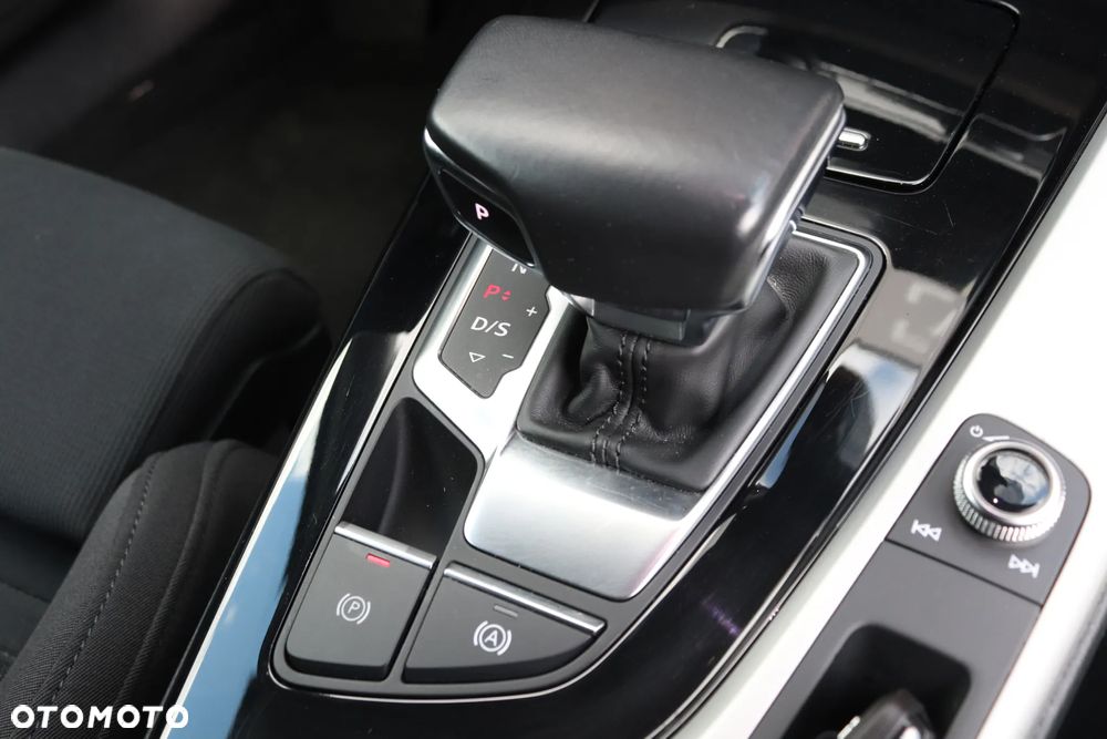 Audi A4 Avant 35 TFSI S tronic - 24