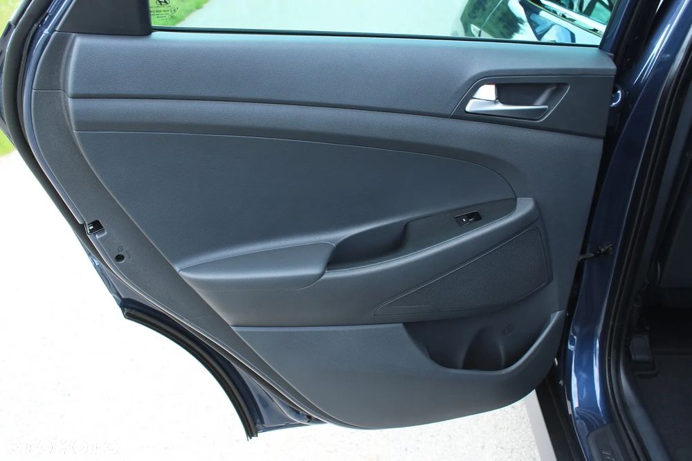 Hyundai Tucson blue 1.7 CRDi 2WD Style - 32