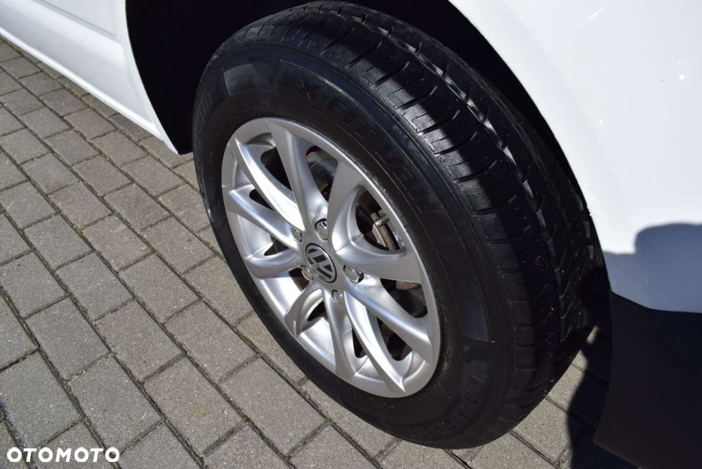 Volkswagen Caravelle - 32